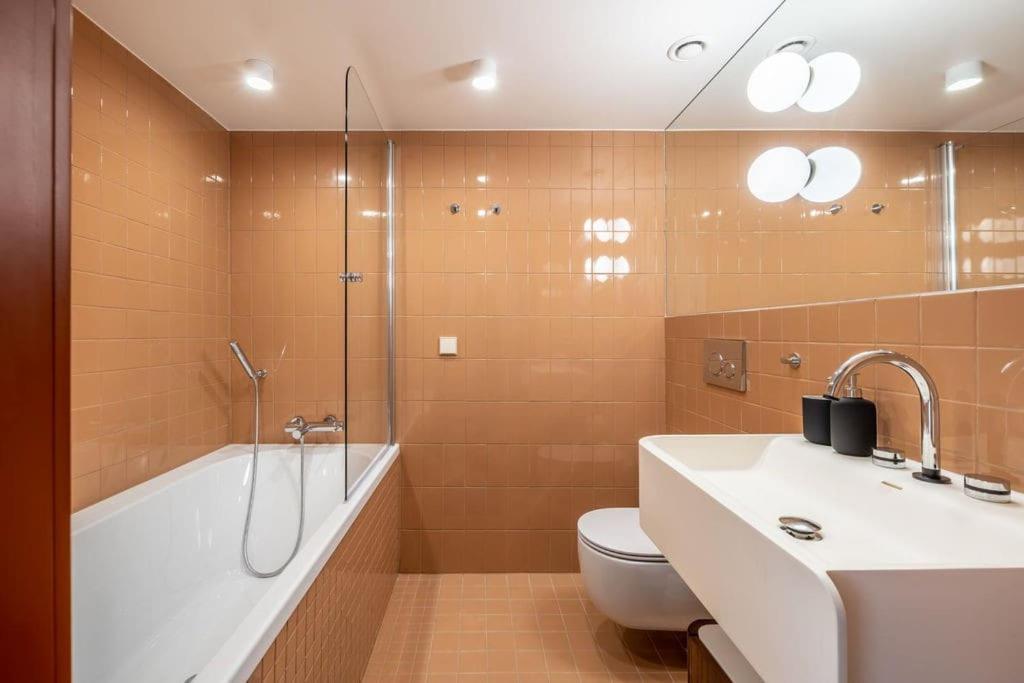 شقة Designer Loft In The City Center ريغا المظهر الخارجي الصورة